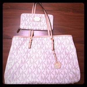 ‼️SOLD on EBay ‼️MK Vanilla Tote